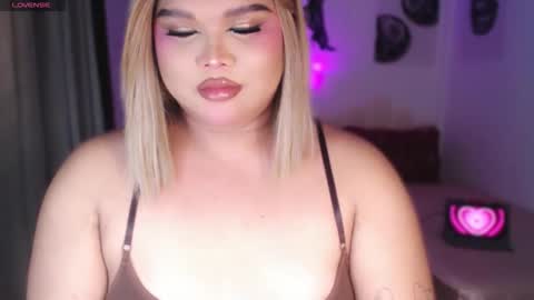 Snapshot of ellise_husson chatting on 05.16.26 Ellise online show from 05.16.26