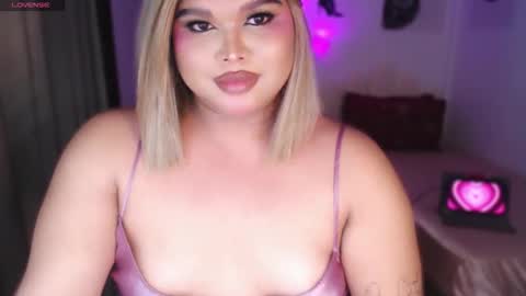 Snapshot of ellise_husson chatting on 05.18.26 Ellise online show from 05.18.26