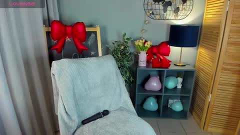 Snapshot of elliup chatting on 02.22.26 elliup online show from 02.22.26