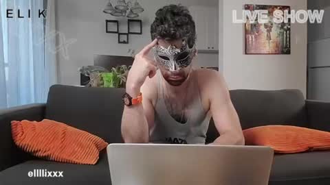 Snapshot of elllli_xxx chatting on 07.12.26 Eli K online show from 07.12.26