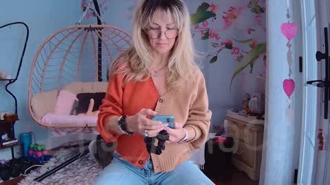 Ella Bella Bo Bella online show from 01.25.25