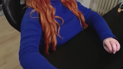 Snapshot of elly_petite chatting on 11.20.25 Elly online show from 11.20.25