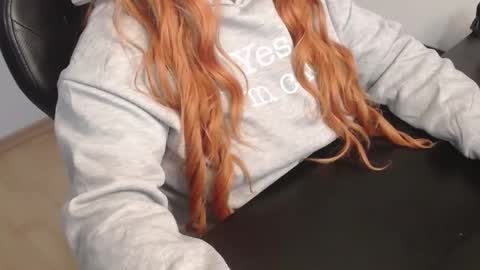 Snapshot of elly_petite chatting on 01.07.26 Elly online show from 01.07.26