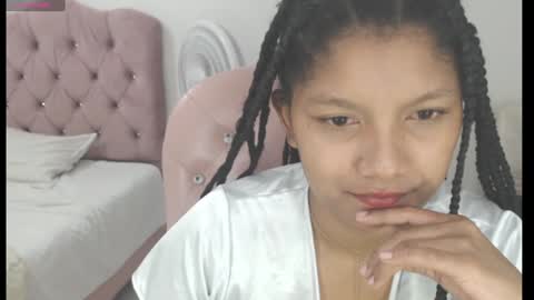 Snapshot of elly_willis chatting on 01.01.25 Elly online show from 01.01.25