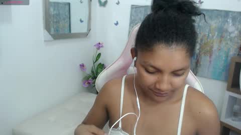 Snapshot of elly_willis chatting on 02.24.25 Elly online show from 02.24.25