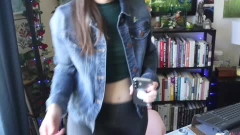 Snapshot of ellynaomi chatting on 03.27.26 Elly Naomi online show from 03.27.26