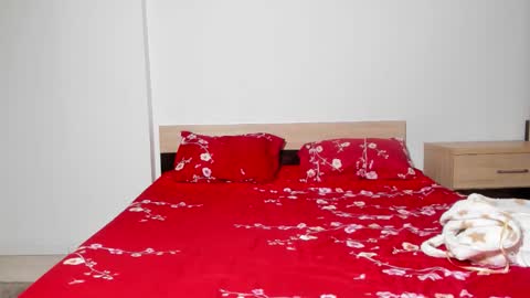 Snapshot of ellyslimdoll chatting on 10.30.25 ellslimdoll online show from 10.30.25