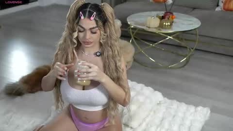 Elly online show from 10.21.25