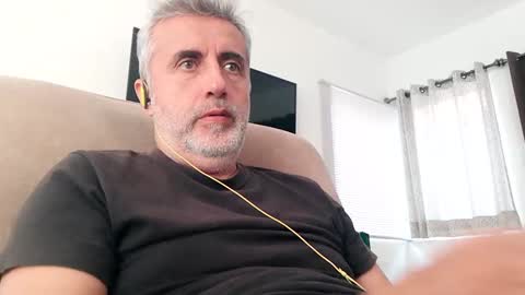 Snapshot of elmejorfvb2 chatting on 01.01.25 fer online show from 01.01.25