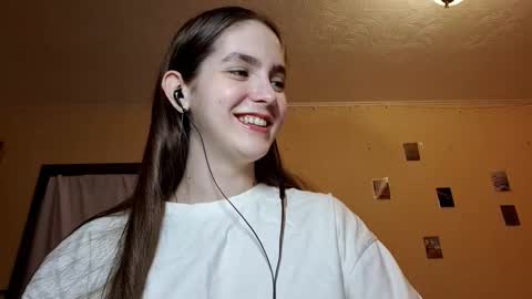 Snapshot of elmeraurora chatting on 02.19.26 Kate online show from 02.19.26