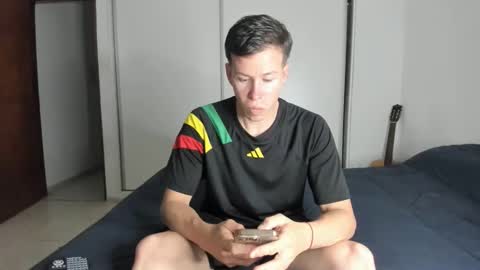 Snapshot of elnenedearg chatting on 10.05.25 elnenedearg online show from 10.05.25