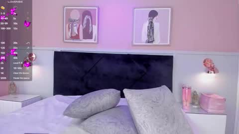 Snapshot of elodie_walker chatting on 01.17.26 Elodie online show from 01.17.26