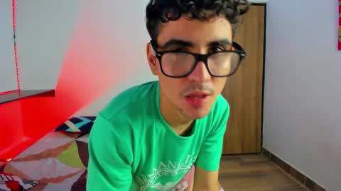 Snapshot of elois_21 chatting on 02.16.26 Elois online show from 02.16.26