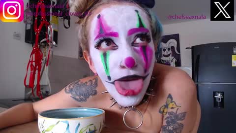 Snapshot of eloise_brown_ chatting on 09.16.25 Chelsea Please help me to reach 100 thumbs up online show from 09.16.25