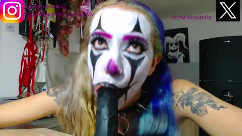 Snapshot of eloise_brown_ chatting on 09.24.25 Chelsea Please help me to reach 100 thumbs up online show from 09.24.25