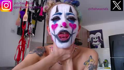 Snapshot of eloise_brown_ chatting on 09.25.25 Chelsea Please help me to reach 100 thumbs up online show from 09.25.25