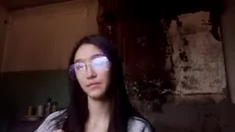 Snapshot of elouisevallian chatting on 05.24.26 Elara online show from 05.24.26