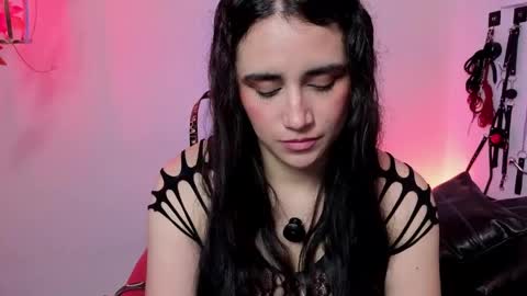 elowen_halley1 online show from 03.19.26