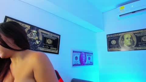 Snapshot of elsalombardi chatting on 01.28.25 Elsa online show from 01.28.25