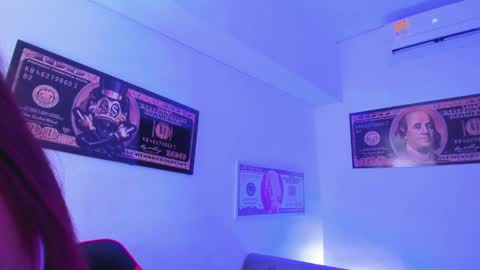 Snapshot of elsalombardi chatting on 01.30.25 Elsa online show from 01.30.25