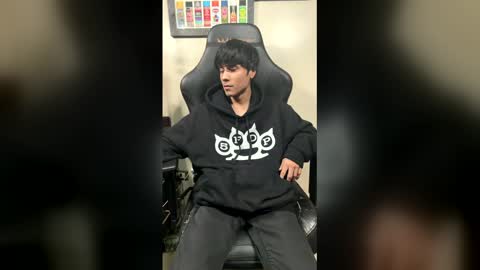 Snapshot of elsanti9q chatting on 02.18.26 elsanti9q online show from 02.18.26