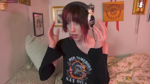 Snapshot of elslove chatting on 01.03.25 ELS online show from 01.03.25