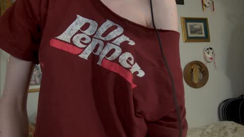 Snapshot of elslove chatting on 01.29.25 ELS online show from 01.29.25