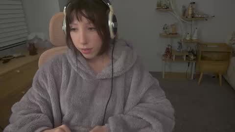 Snapshot of elslove chatting on 12.01.25 ELS online show from 12.01.25