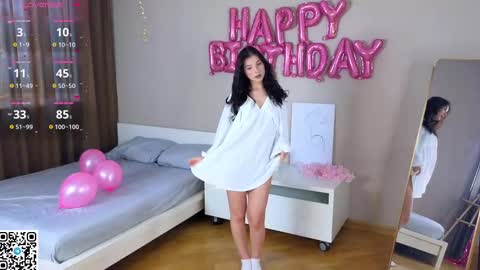 Snapshot of elswythbareford chatting on 02.20.25 Elizabeth online show from 02.20.25