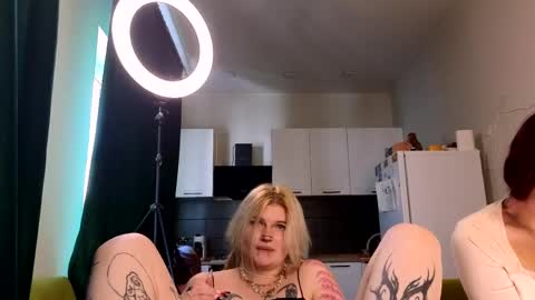 Snapshot of elvenmilk chatting on 06.06.26 Ciri online show from 06.06.26