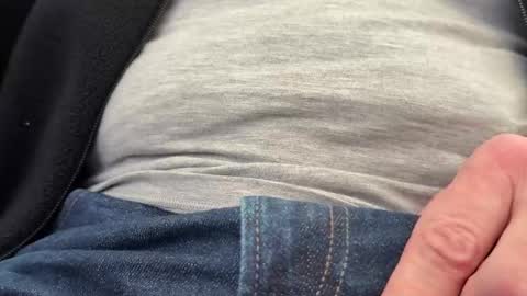 Snapshot of elvis_is_king chatting on 12.14.25 Elvis online show from 12.14.25