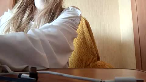 Elza Kom online show from 09.11.25