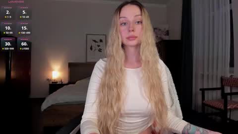 Emilie online show from 11.06.25