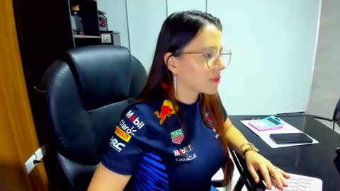 Snapshot of ema_04 chatting on 12.18.25 Estefany Martinez Acua INSTAGRAM ema 04oficial online show from 12.18.25