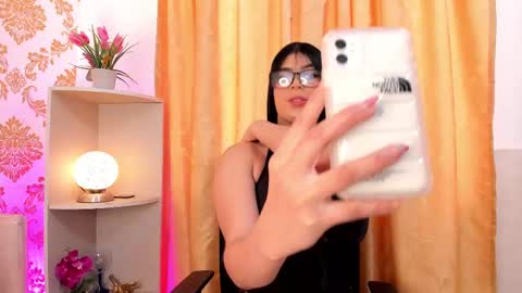 Snapshot of ema_lambert chatting on 09.12.25 Ema Lambert online show from 09.12.25