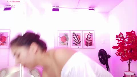 Snapshot of ema_louisx chatting on 03.20.26 Ema louisx online show from 03.20.26