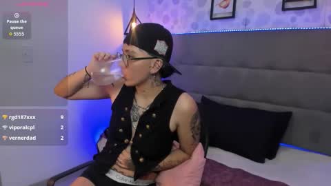 emahills__axelrose online show from 10.31.25