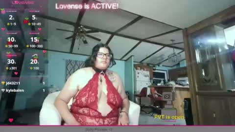 Snapshot of ember_rawr chatting on 06.10.26 Princess Ember online show from 06.10.26
