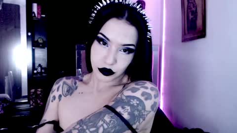 Emerald Black online show from 05.03.26