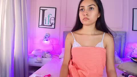 Snapshot of emelie_ch_ chatting on 01.12.25 Emily online show from 01.12.25