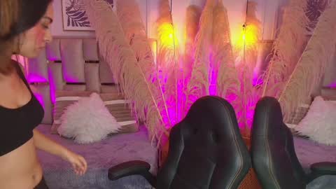 Snapshot of emelie_ch_ chatting on 01.16.25 Emily online show from 01.16.25