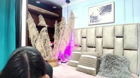 Snapshot of emelie_ch_ chatting on 01.19.25 Emily online show from 01.19.25