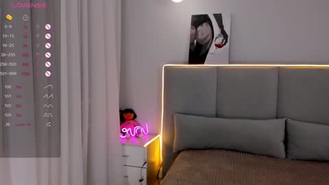 Snapshot of emelilove chatting on 01.23.25 Emeli online show from 01.23.25