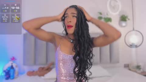 Snapshot of emely_deluxe chatting on 10.06.25 Emely online show from 10.06.25