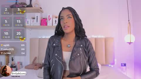 Snapshot of emely_deluxe chatting on 11.25.25 Emely online show from 11.25.25