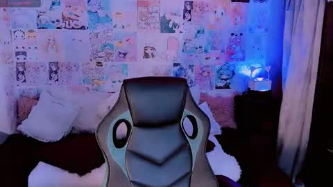 Emely Rous online show from 11.16.25