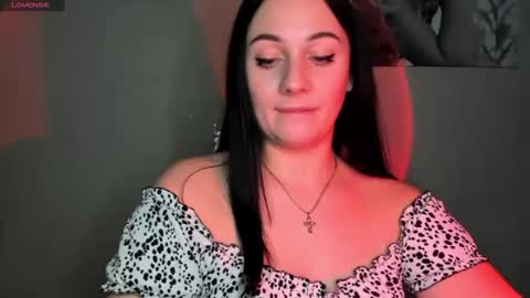 Snapshot of emelyblum chatting on 12.03.24 Emely online show from 12.03.24