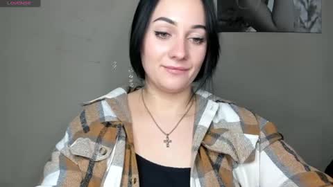 Snapshot of emelyblum chatting on 12.05.24 Emely online show from 12.05.24