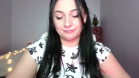 Snapshot of emelyblum chatting on 01.15.25 Emely online show from 01.15.25