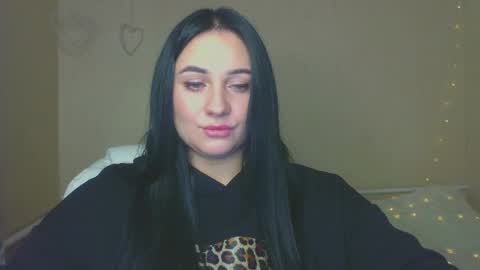 Snapshot of emelyblum chatting on 10.16.25 Emely online show from 10.16.25